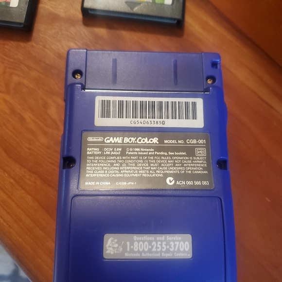 Vintage Gameboy Color - Picture 5 of 5